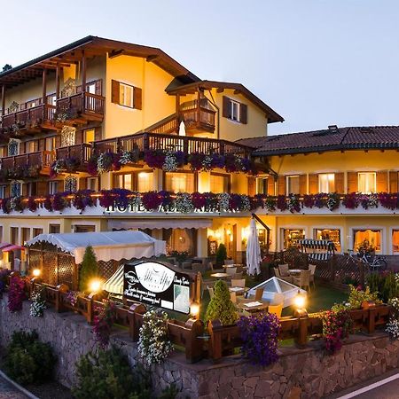 Hotel Alle Alpi Moena Esterno foto