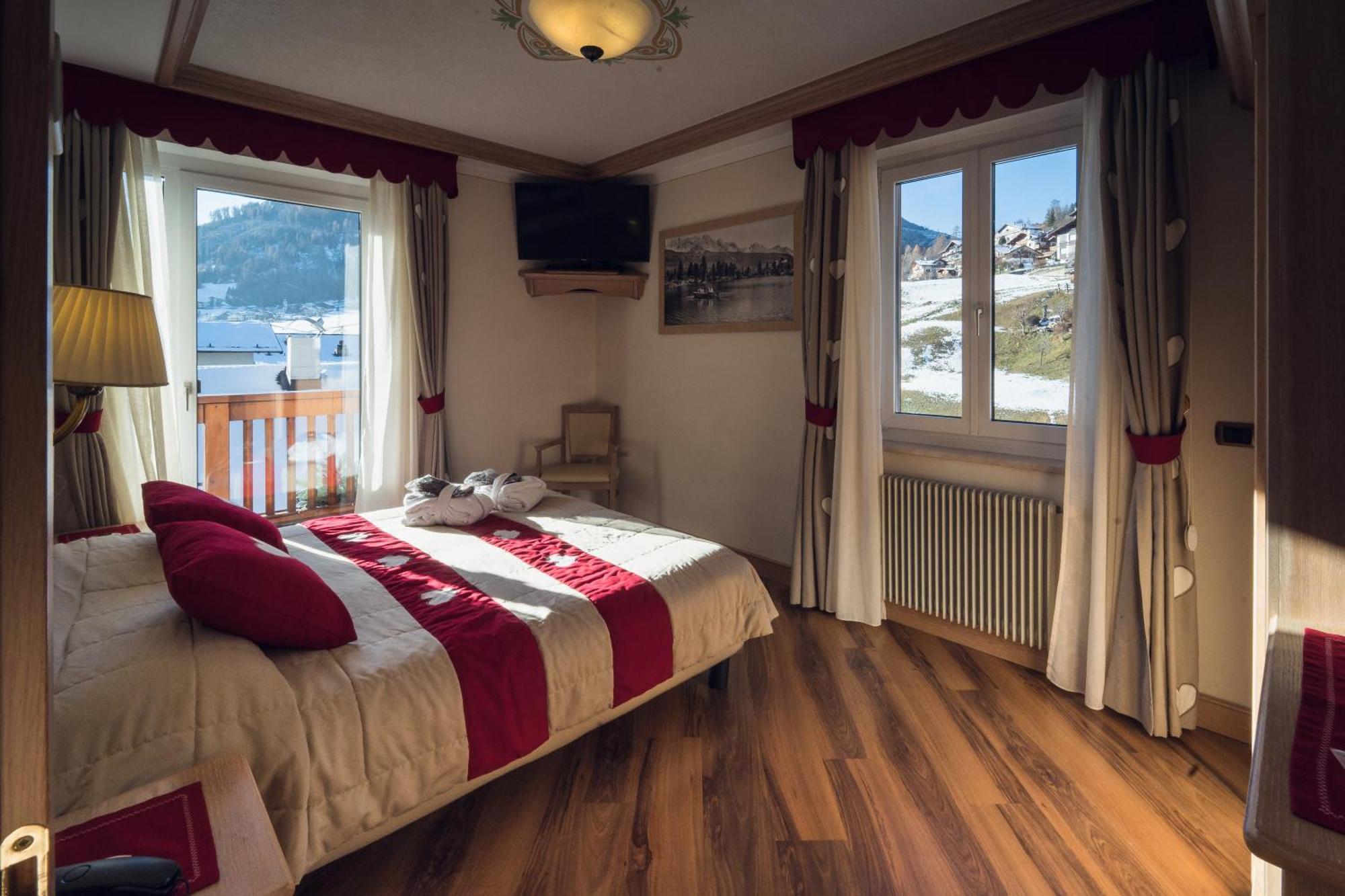 Hotel Alle Alpi Moena Esterno foto