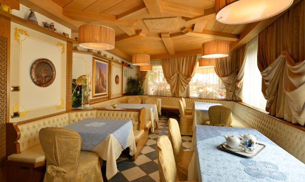 Hotel Alle Alpi Moena Esterno foto