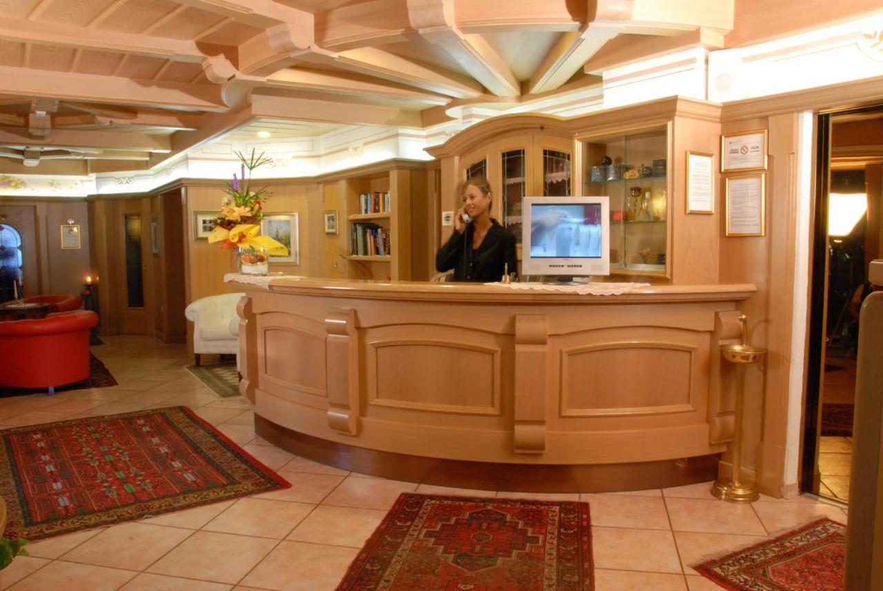 Hotel Alle Alpi Moena Esterno foto